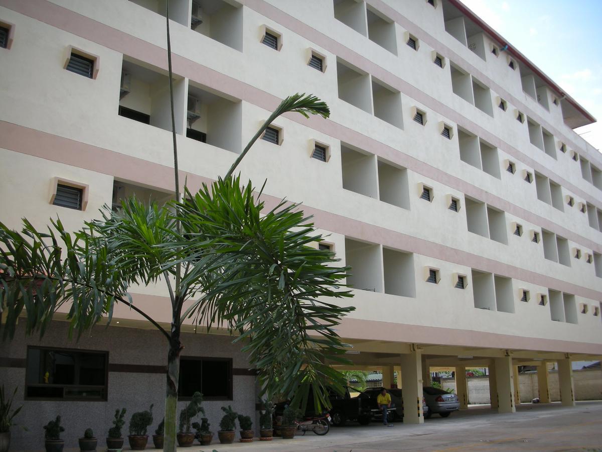 Veerasuda Condotel Ratchaburi エクステリア 写真