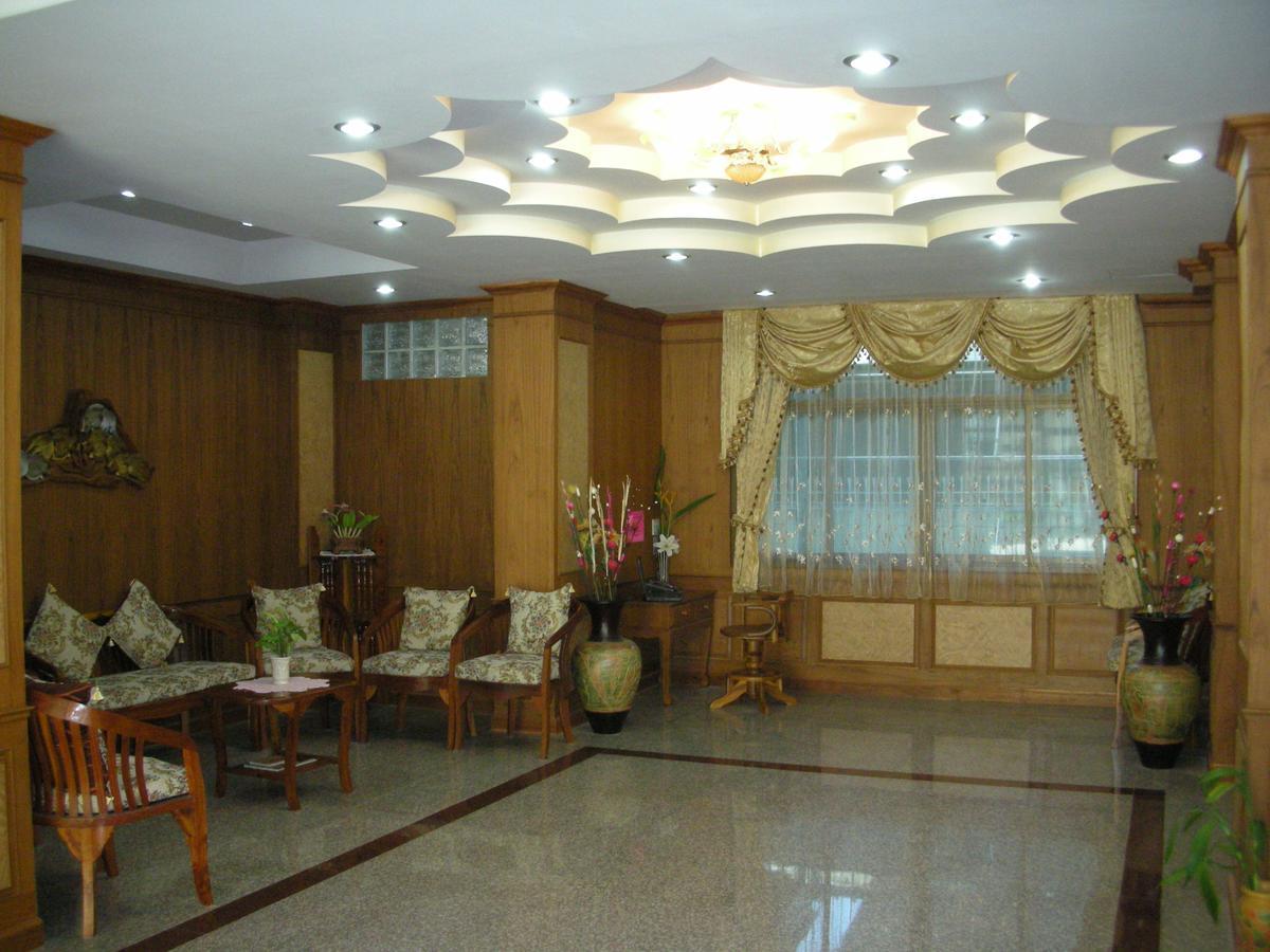 Veerasuda Condotel Ratchaburi エクステリア 写真