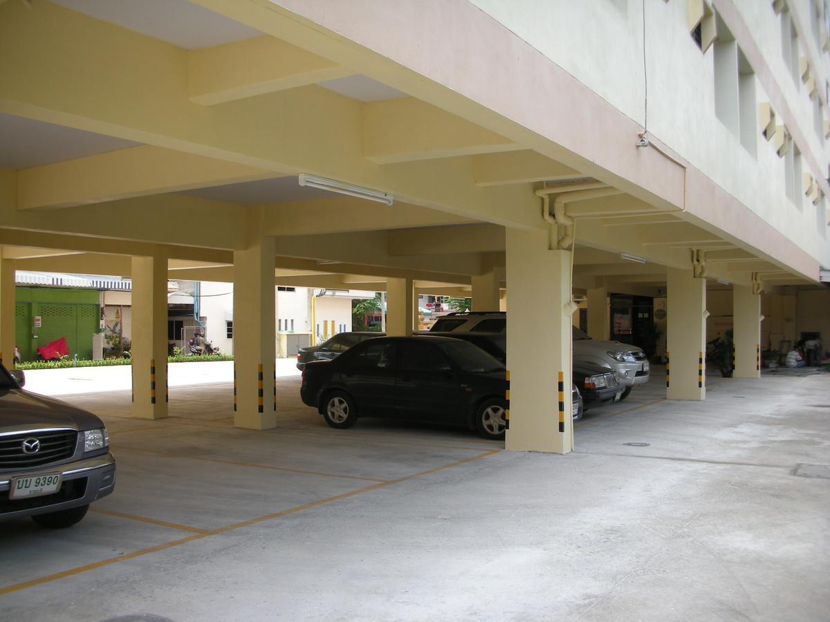 Veerasuda Condotel Ratchaburi エクステリア 写真