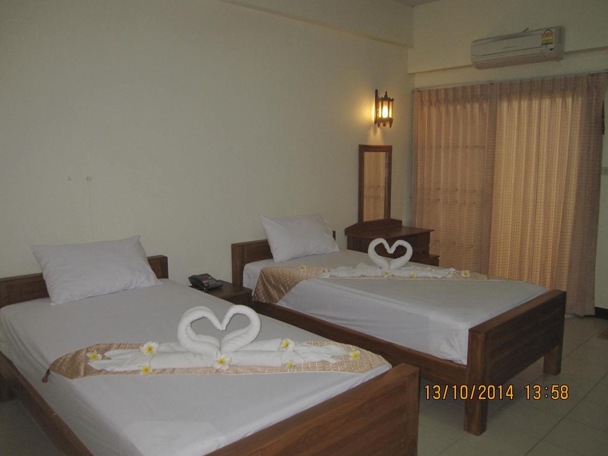 Veerasuda Condotel Ratchaburi エクステリア 写真