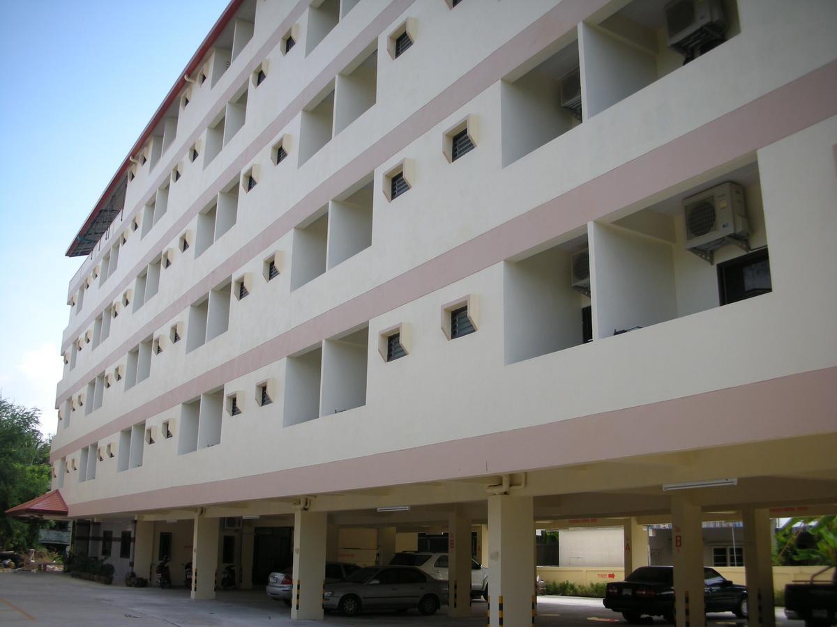 Veerasuda Condotel Ratchaburi エクステリア 写真