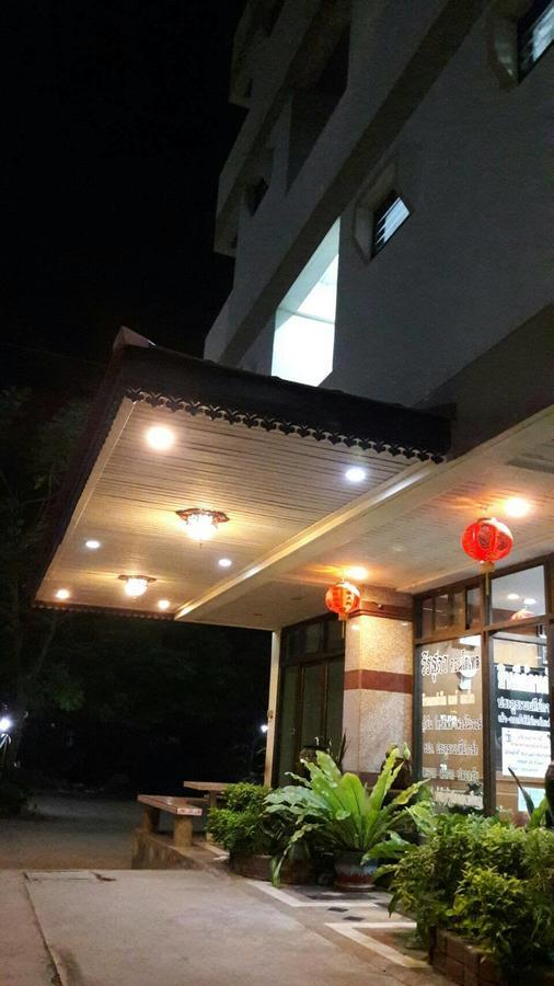 Veerasuda Condotel Ratchaburi エクステリア 写真