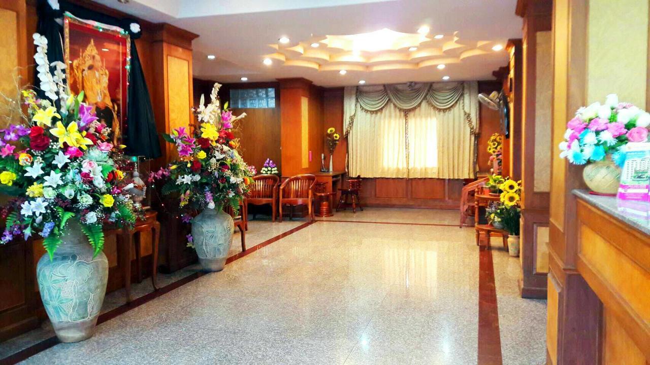 Veerasuda Condotel Ratchaburi エクステリア 写真