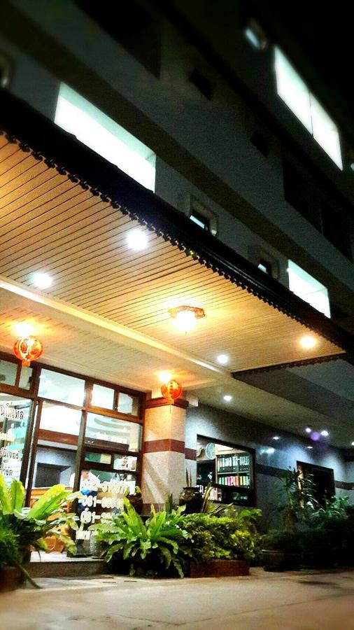 Veerasuda Condotel Ratchaburi エクステリア 写真