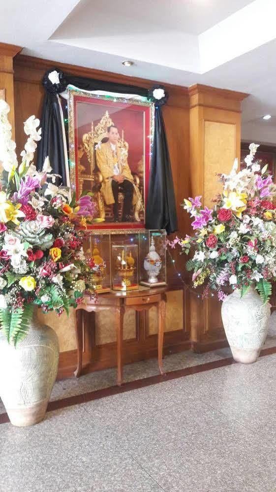 Veerasuda Condotel Ratchaburi エクステリア 写真